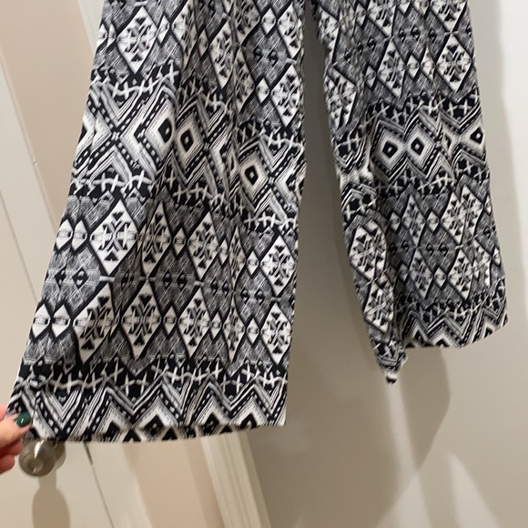Xhilaration wide leg Boho pants.  size L. - Picture 2 of 2